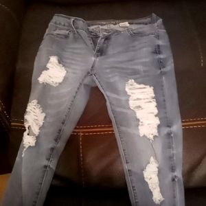Jeans with ripps